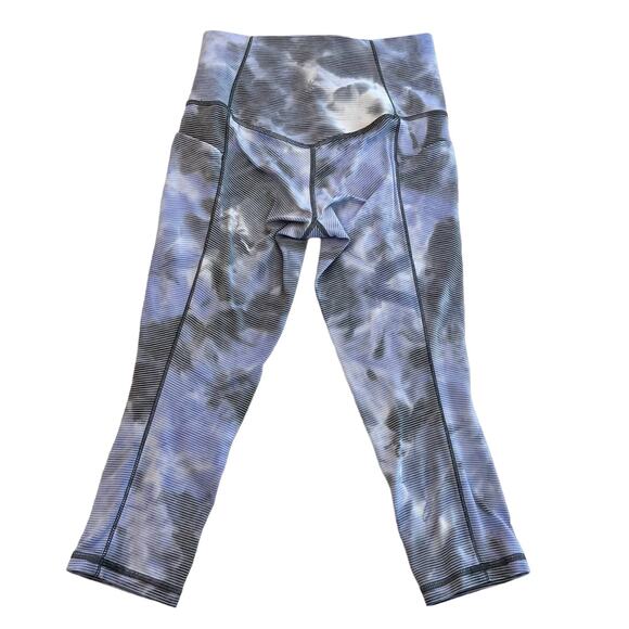 Athleta Petite Tie Dye Salutation Stash Pocket II Capri Leggings XSP - Picture 3 of 12